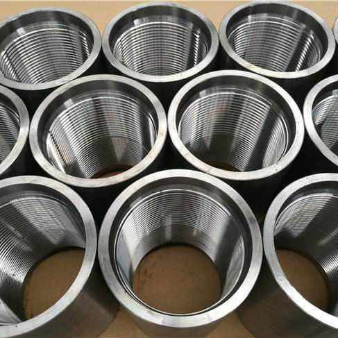 Couplings de boîtier J55 rentables pour les champs marginaux 2-7/8 à 4-1/2 pouces de tuyau utilisé